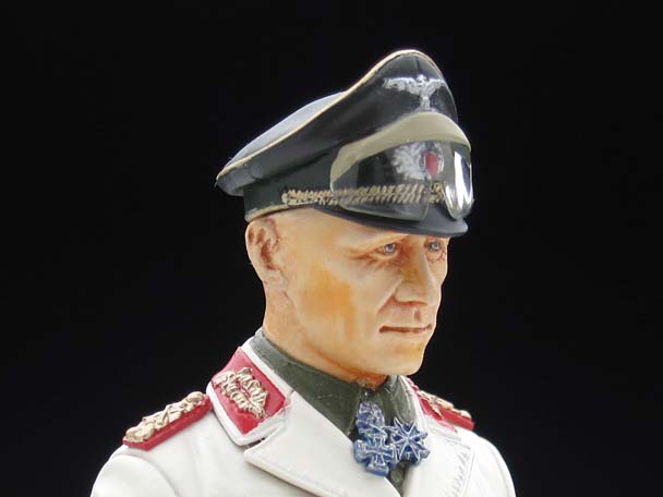 第二次世界大戦中のドイツの名将「ロンメル元帥」の1/16模型