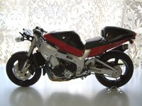 タミヤ、バイクプラモデル ヨシムラ隼