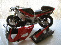 タミヤ、バイクプラモデル ヨシムラ隼
