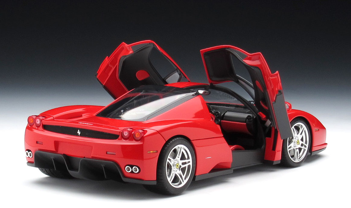 タミヤ 1/24「エンツォ・フェラーリ」プラモデル制作記＆完成写真